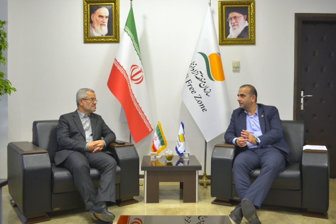 دیدار نماینده مردم رشت و خمام در مجلس شورای اسلامی با مدیرعامل سازمان منطقه آزاد انزلی دیدار نماینده مردم رشت و خمام در مجلس شورای اسلامی با مدیرعامل سازمان منطقه آزاد انزلی